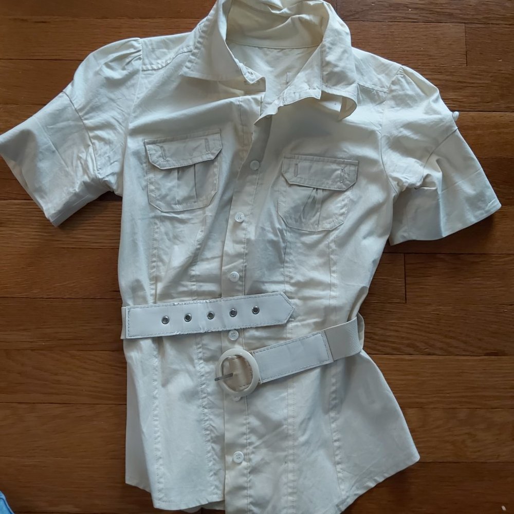 XS Cream Buttondown Short Sleeve Blouse with Belt